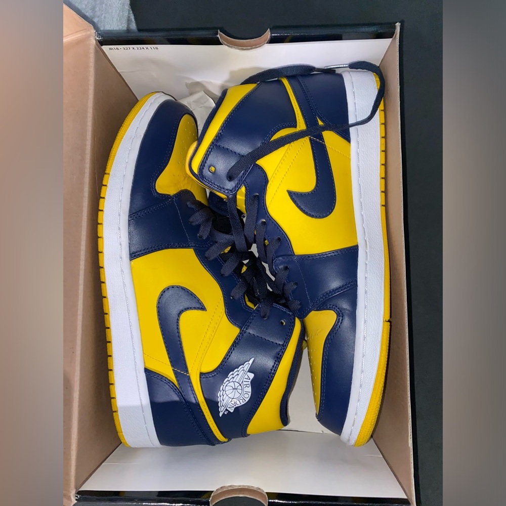 Michigan jordan 1s mid-top